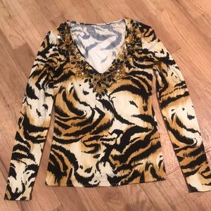 Beaded neckline stretch print jersey top